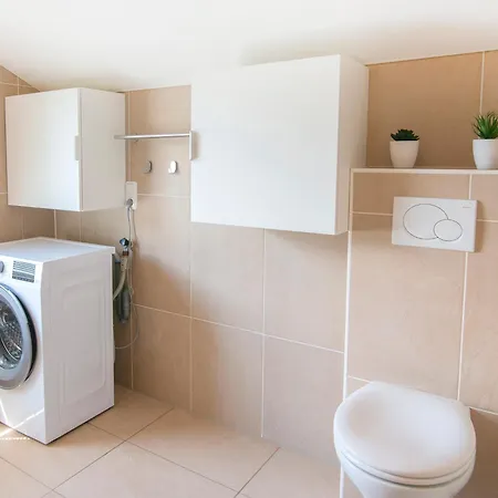 Loohuisje 43 * Aalten